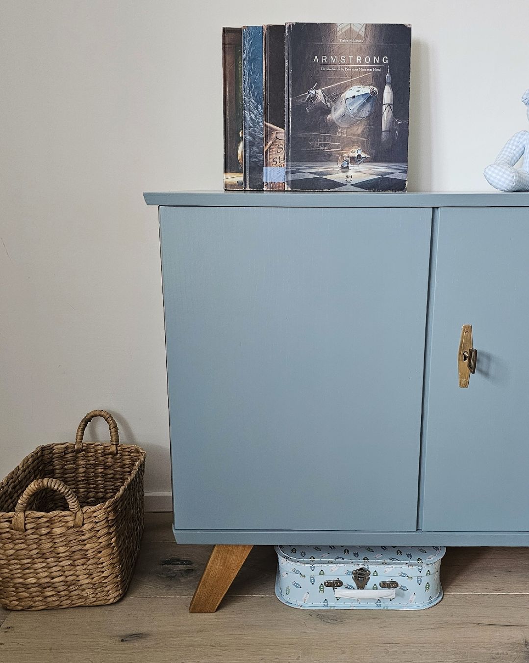 Cassettiere: mid-century/ vintage Kommode/ Sideboard – Nuovo (secondo la descrizione) da Genolier venduto da kids_love_vintage 1