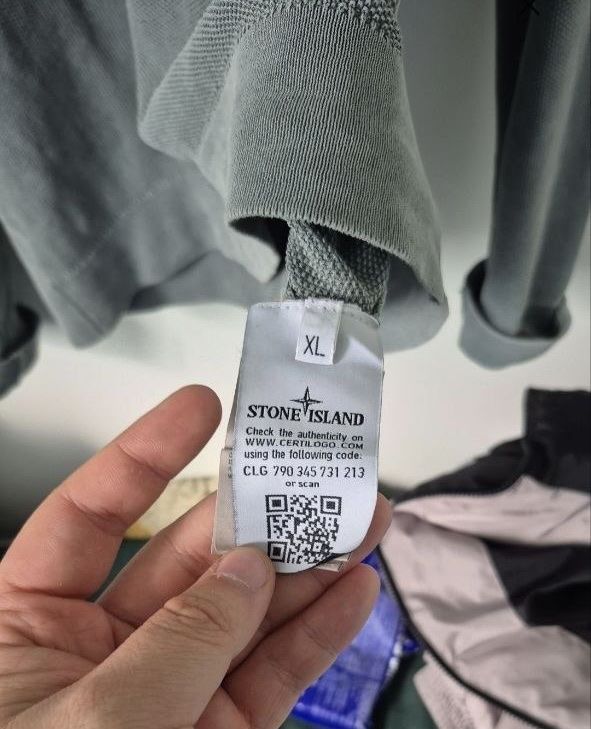 Stone Island Maglioni & Felpe: Stone Island Sweatshirt – Usato da Wädenswil venduto da charmicss 1