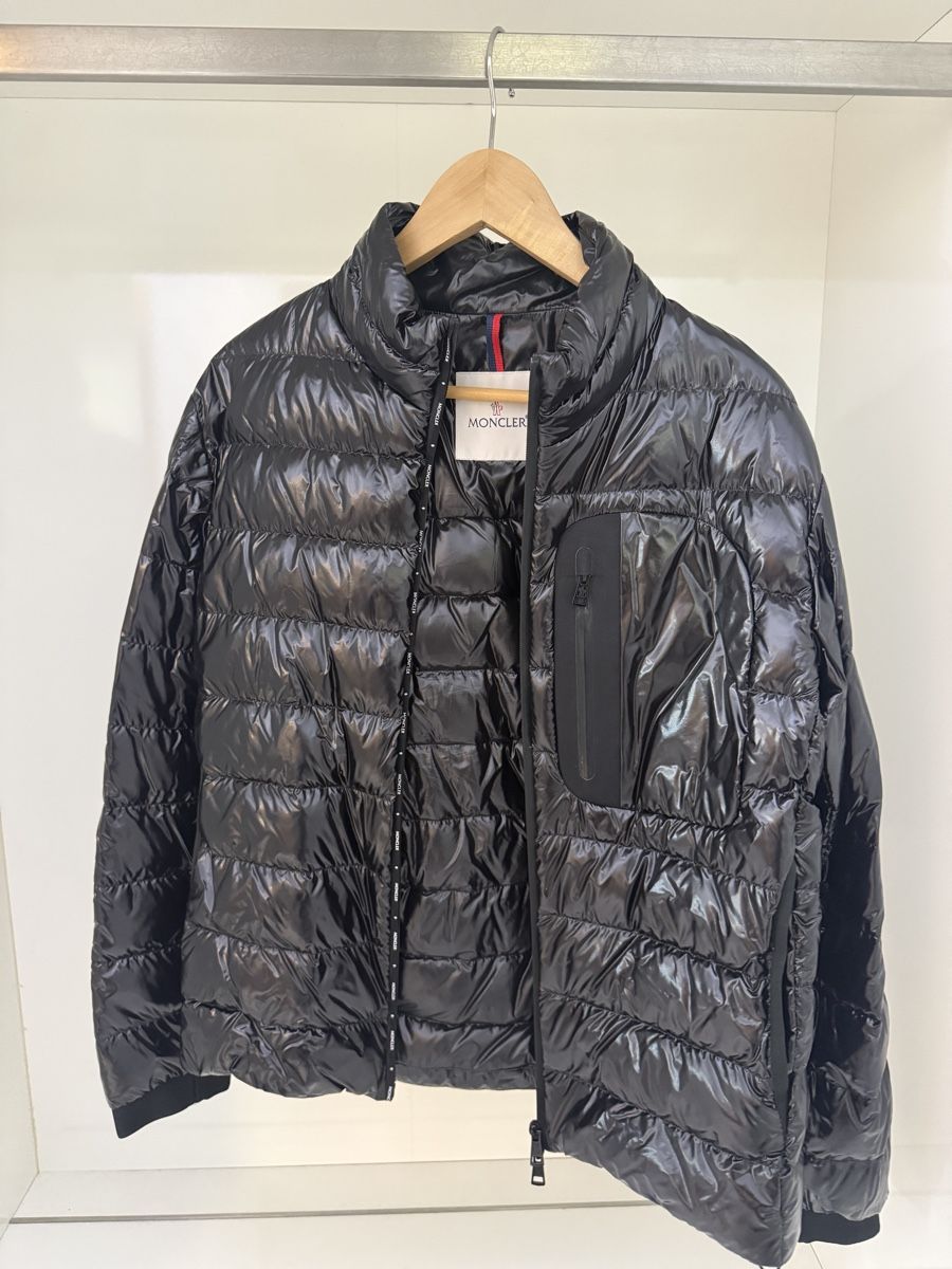 Moncler Giacche: Moncler Daunenjacke schwarz – Nuovo (secondo la descrizione) da gebenstorf venduto da boban1980