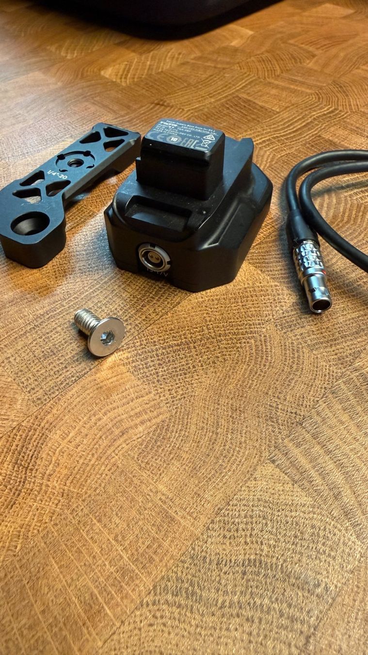 DJI Videocamere: Tilta DJI RS Gimbal battery base plate – Usato da Zürich venduto da jayjay123456