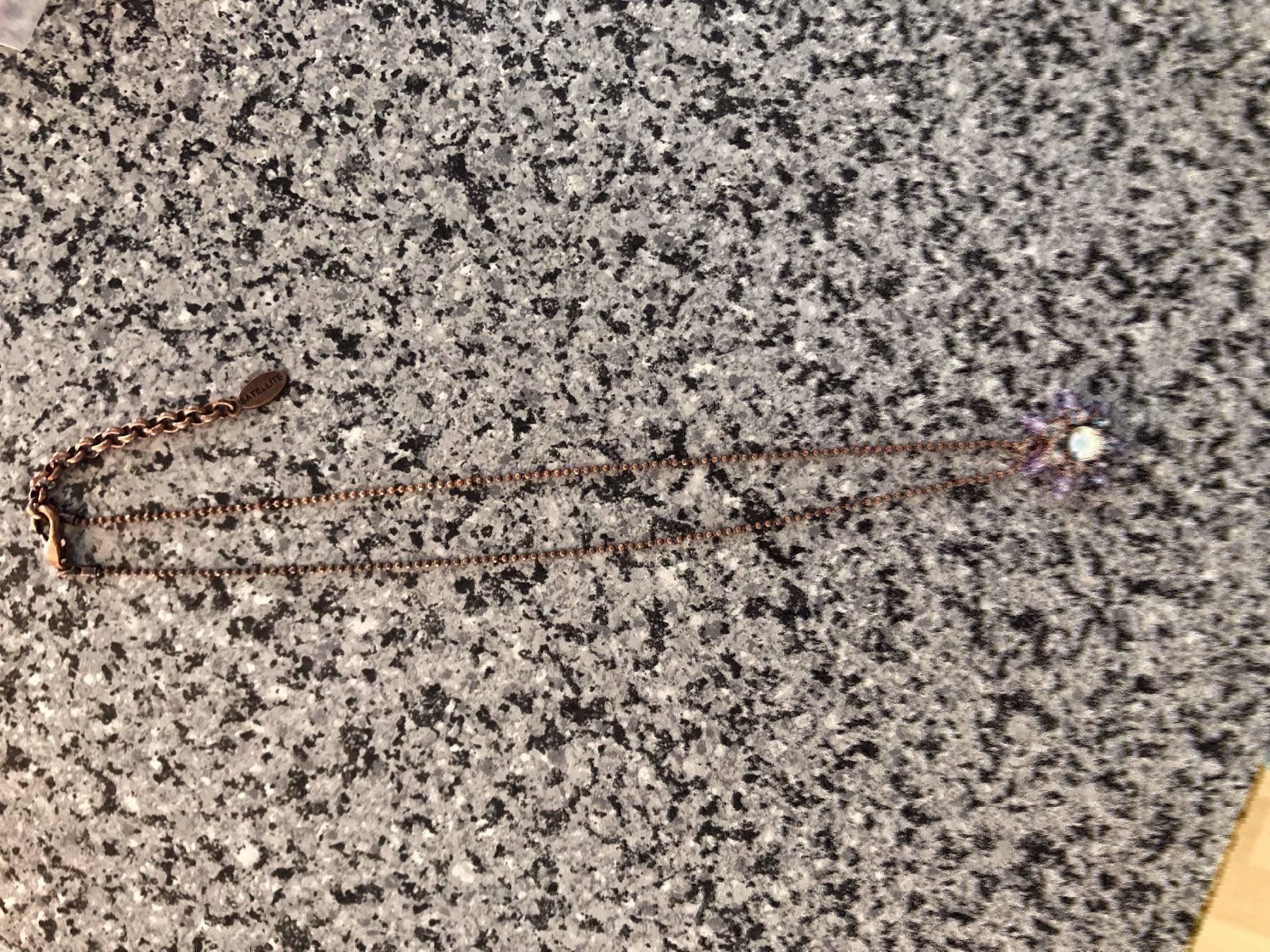 Catenine: VERSPIELTE HALSKETTE MIT BLUME – Usato da Meggen venduto da Meggeni