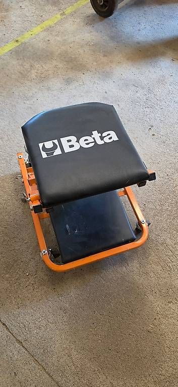 Beta Tutti gli attrezzi: Couchette de mécanicien Beta convertible – Usato da Bex venduto da Stiobhan_Matheson 2