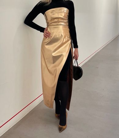 Magnifique robe en cuir