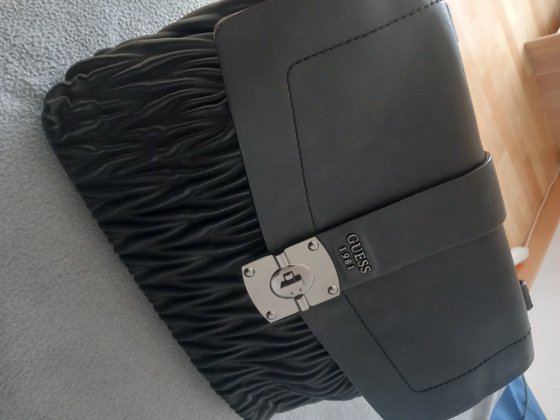 Guess Borse da donna: Guess Tasche wie Neu – Usato da Bronschhofen venduto da magda_m 2