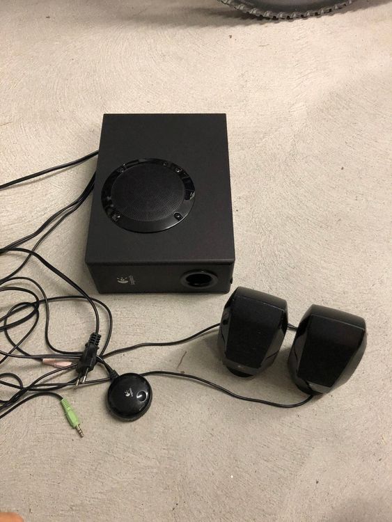 Logitech Hifi Speaker System zu abholen (Gebraucht) in Zurich für CHF 5 ...