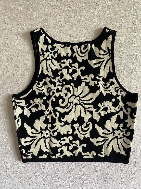 Top: Haut noir et blanc | Jealous Tomato | Size M – Usato da geneve venduto da cey_5ywd 1