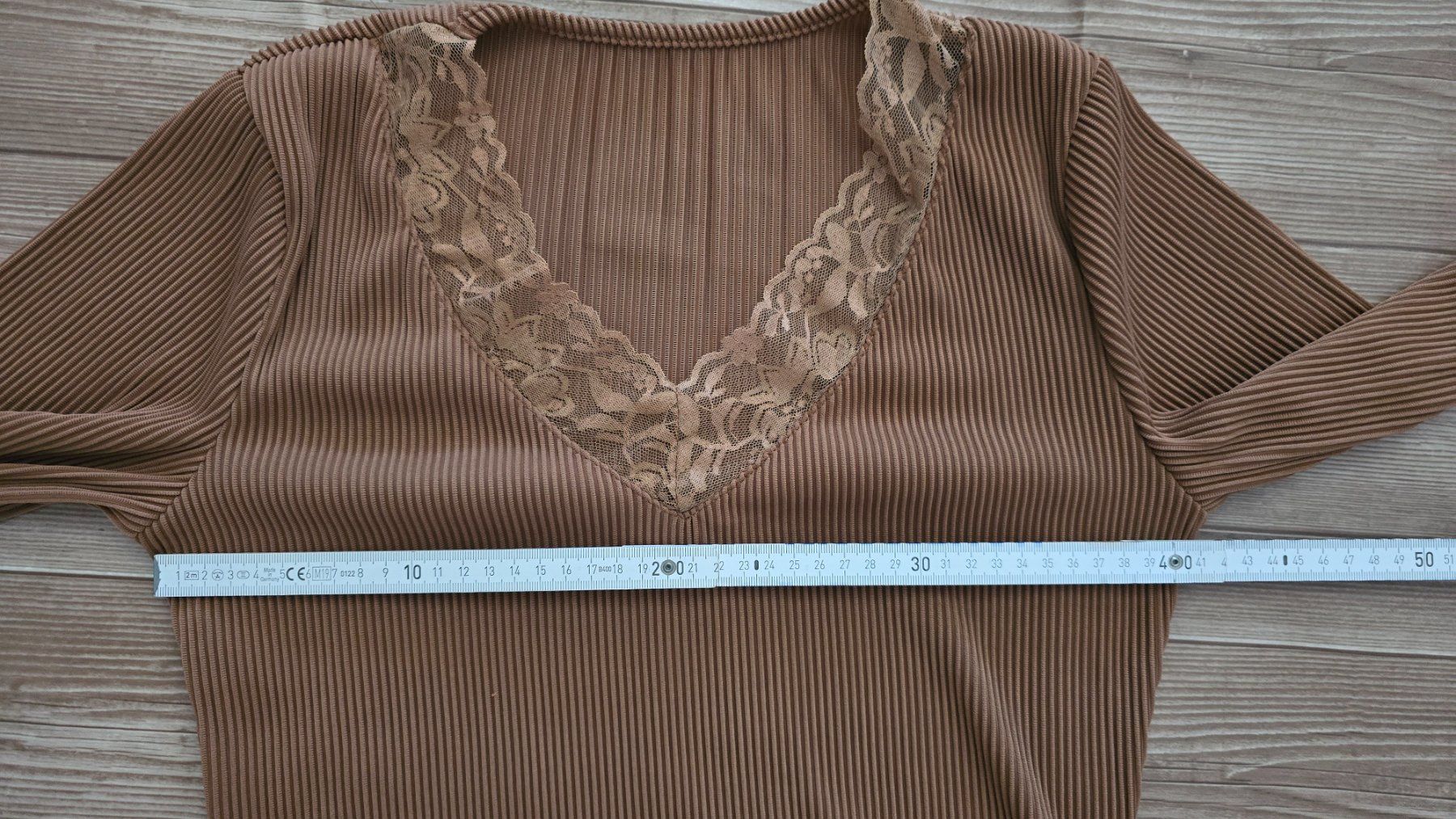 T-shirt: Rippstrick-Longsleeve mit Spitze - M - Braun / Mocca – Nuovo (secondo la descrizione) da Thalwil venduto da VitaMini 3