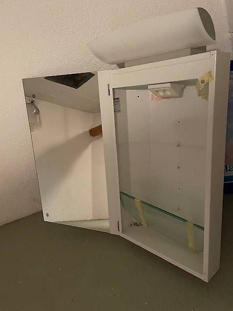 Armadietti a specchio: Spiegelschrank über Ecke – Usato da Langnau b. Reiden venduto da riwas 2