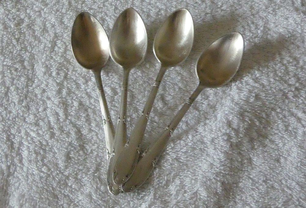 Cuillere en argent avec poincon d'occasion - Collection
