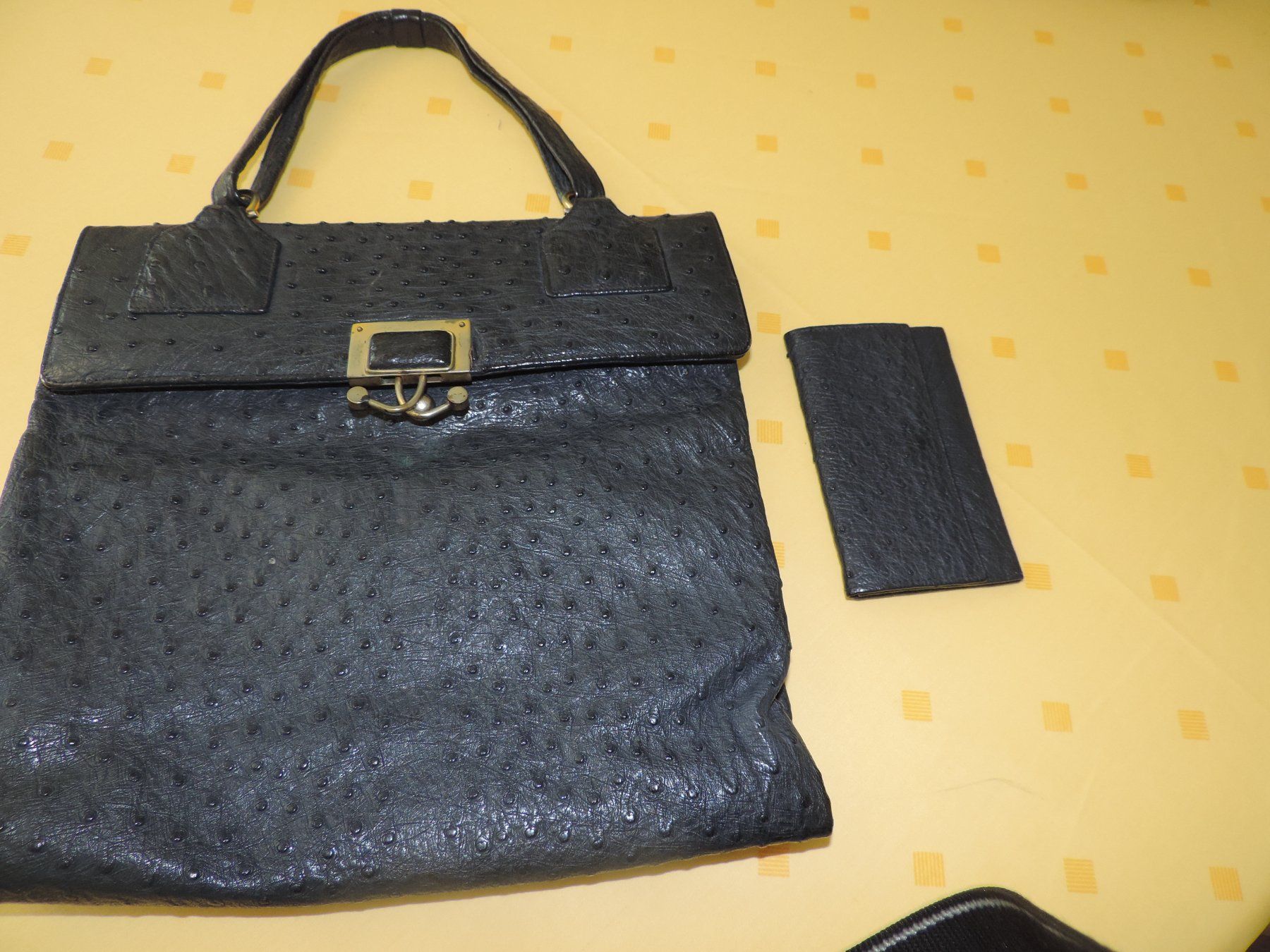 Sacs femmes: Spezielle Straussenleder Tasche – D'occasion à Menziken par Feh
