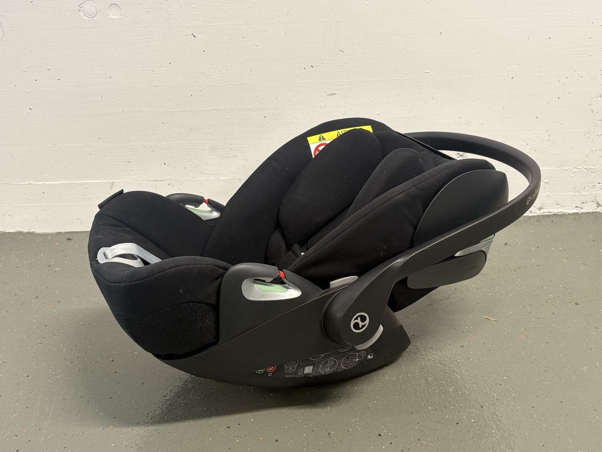 Cybex Auto-Kindersitze: Cybex Cloud T Sitz mit Station – Gebraucht aus Pfaffhausen von placard 2