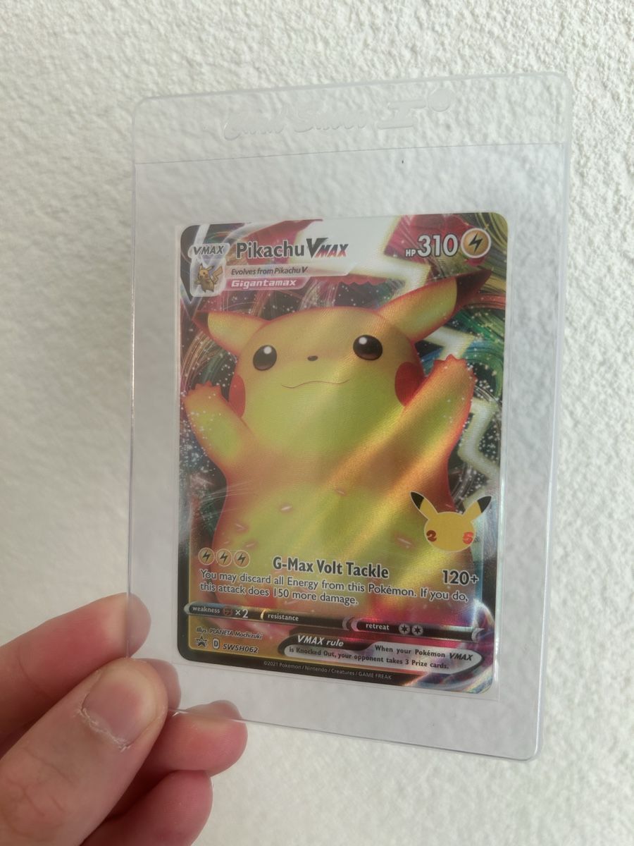 Pokémon Cartes à collectionner: Pikachu Vmax 25th celebrations – Neuf (Voir description) à Lausanne par POKEALE