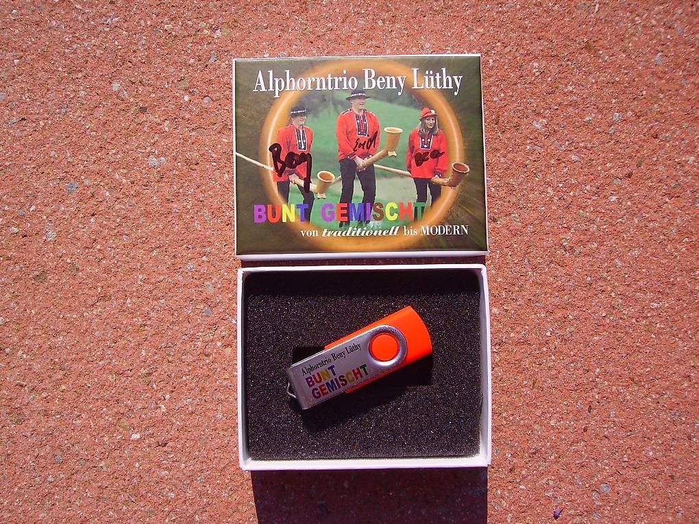 Chiavette USB: USB-Stick Alphorn-Trio Beny Lüthy – Usato da Wöschnau venduto da Musikhaus-Luethy5012 1
