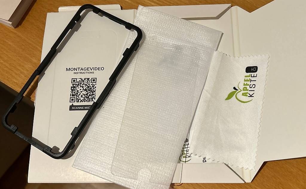 Covers & Schutzfolien: Display Schutz NEU – Gebraucht aus Vaduz von alina_hasler 1