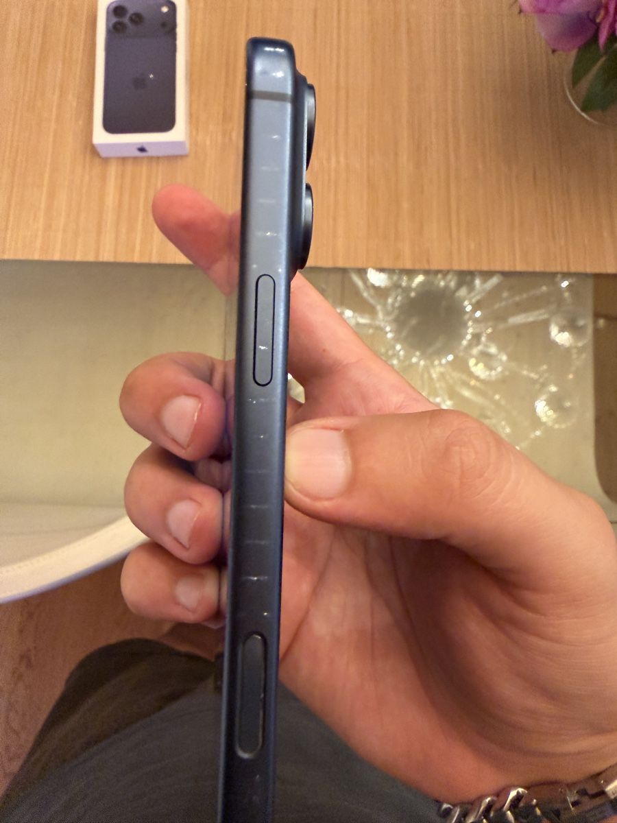 Apple Telefoni cellulari / Smartphones: iPhone 17 pro max 256GB – Usato da Zürich venduto da Yoni_to 4