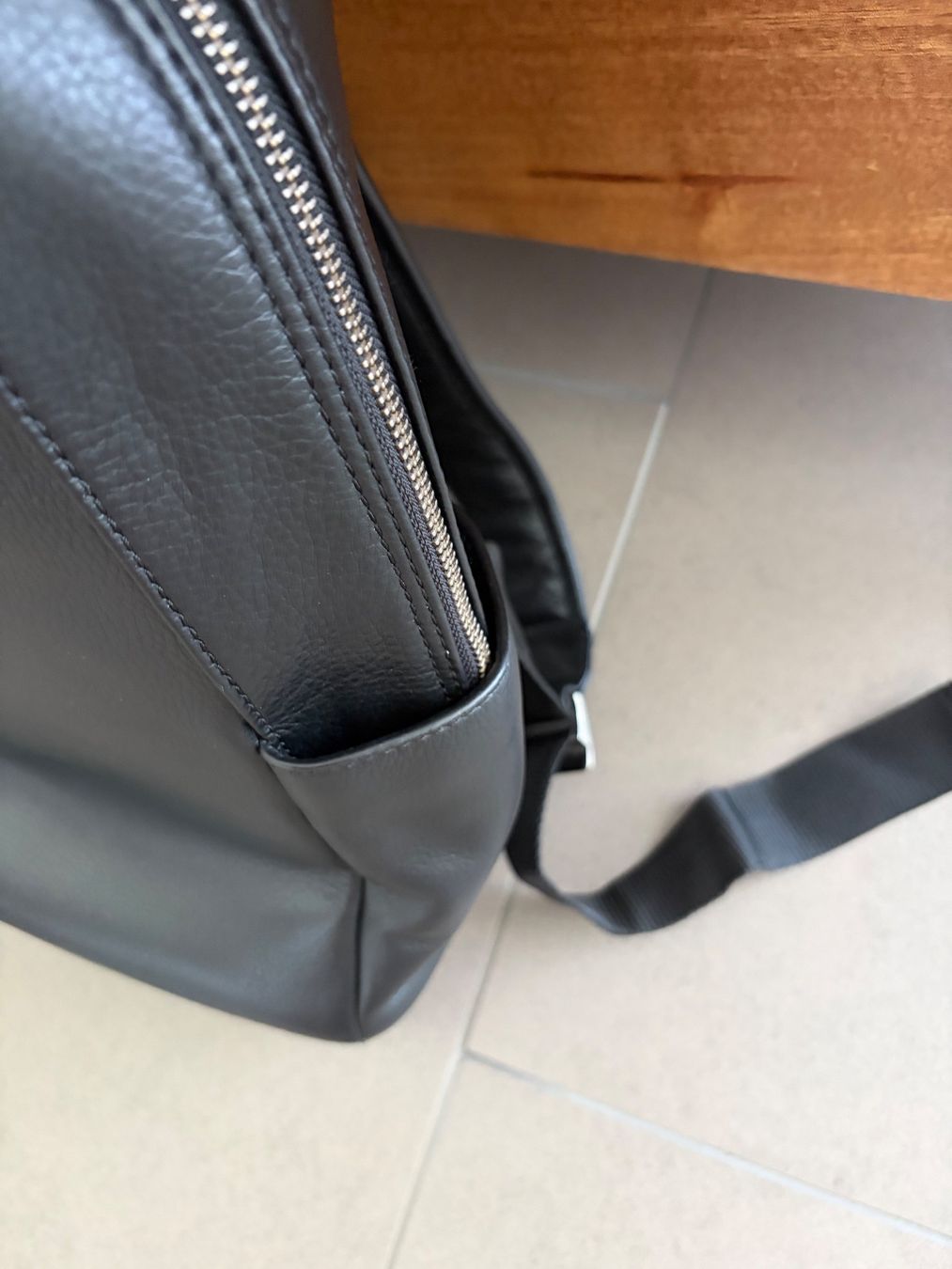 Zaini: Rucksack - Moleskine - schwarzes Leder - neu – Nuovo (secondo la descrizione) da Baar venduto da Colette18 1