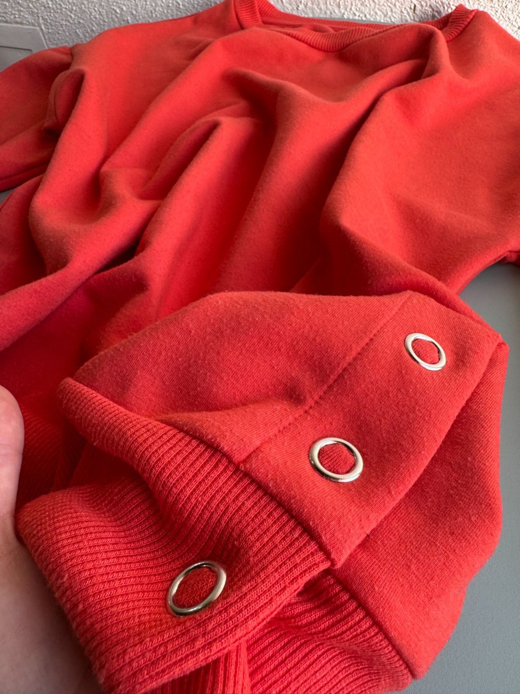 Maglioni & Felpe: Pulli Orange Grösse XS/S – Usato da Kägiswil venduto da Jindujune 1