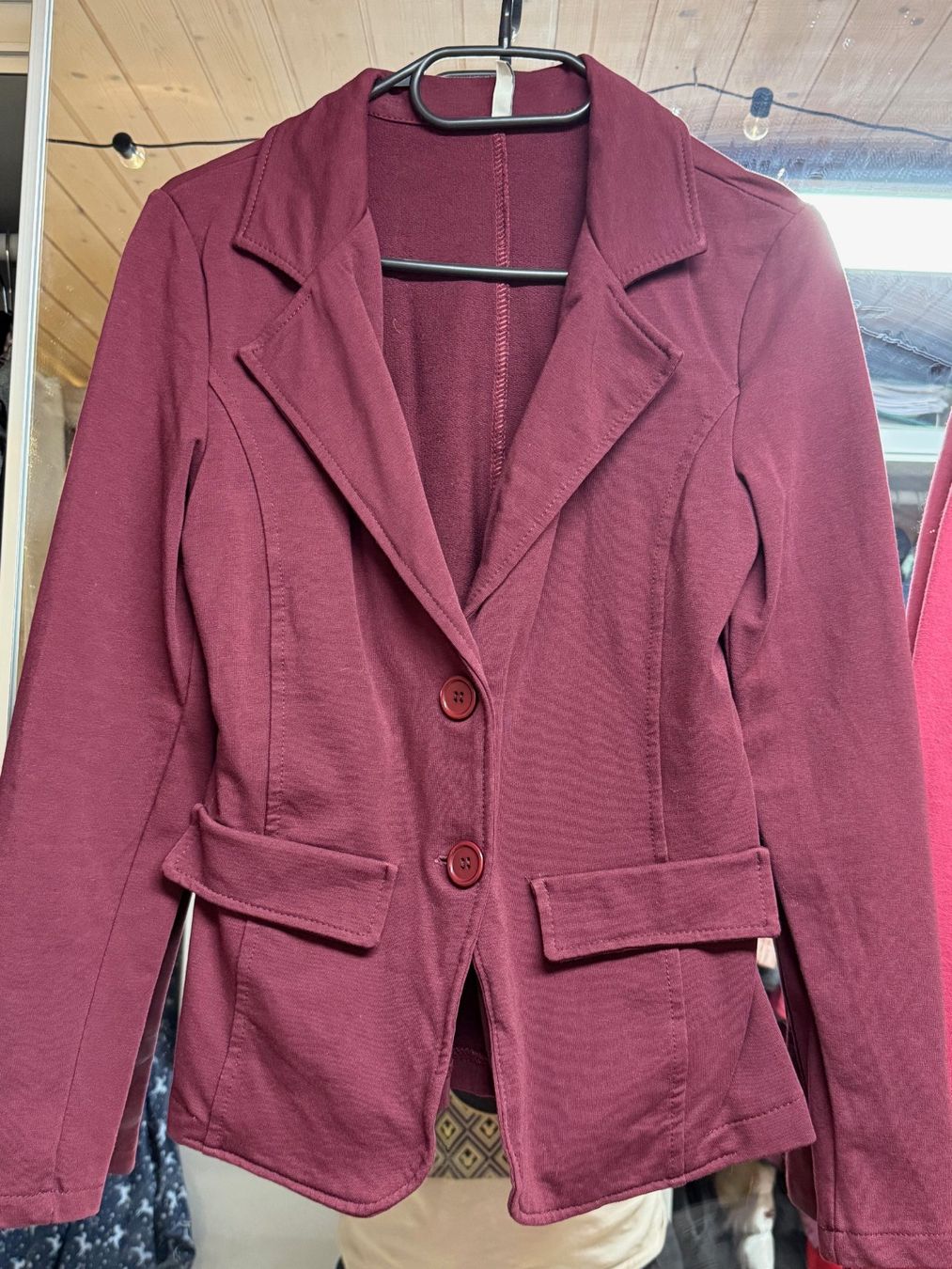 Giacche: Blazer Bordeux Grösse M – Usato da Oeschgen venduto da Mich_elle