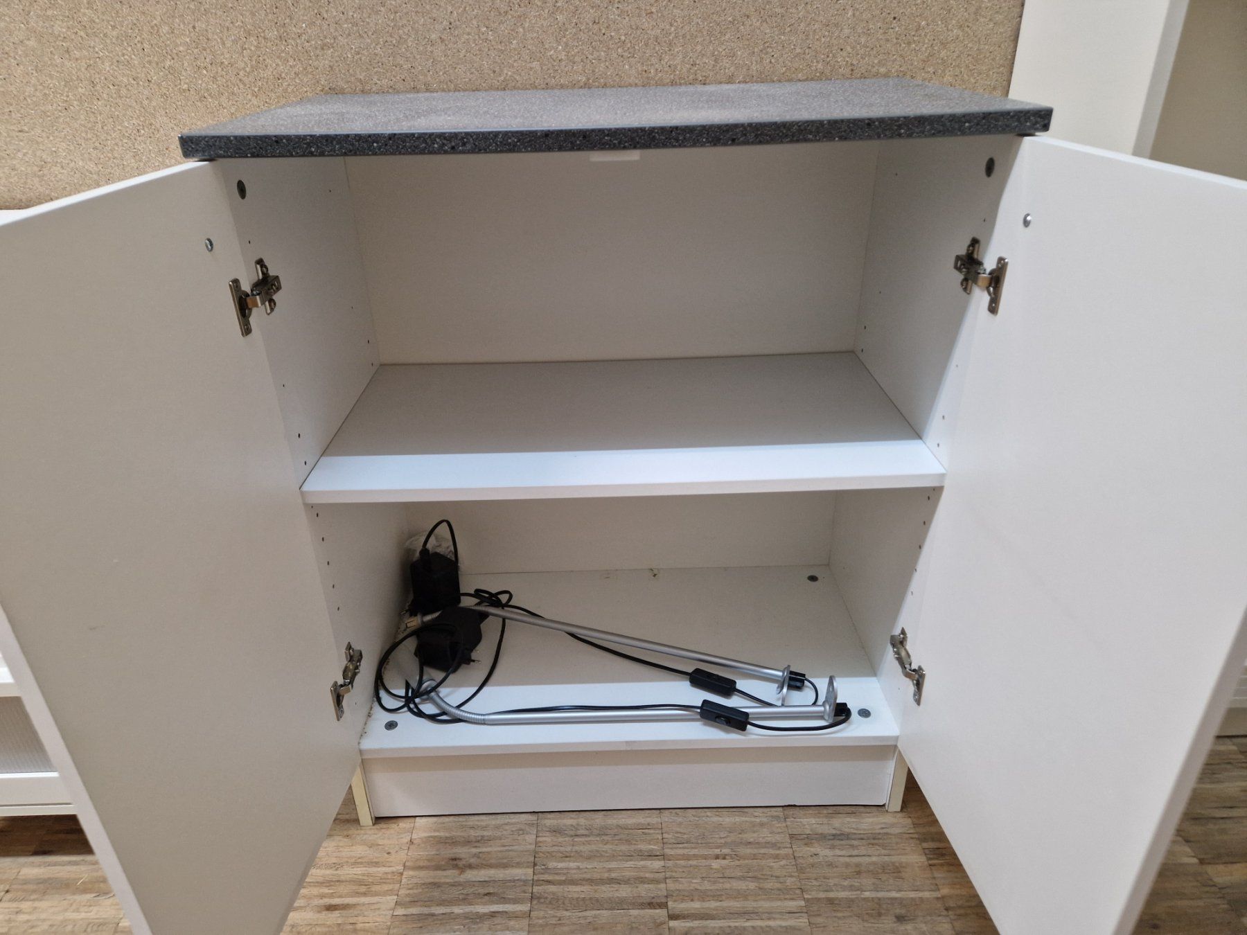 Armadi: Badezimmerschränke 2 Sideboard – Usato da Wädenswil venduto da verebe 2
