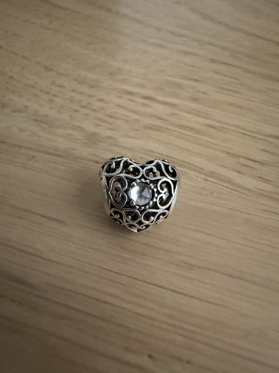 Pandora Armbänder & -reifen: Pandora Charm – Gebraucht aus Zollikofen von liindaaa