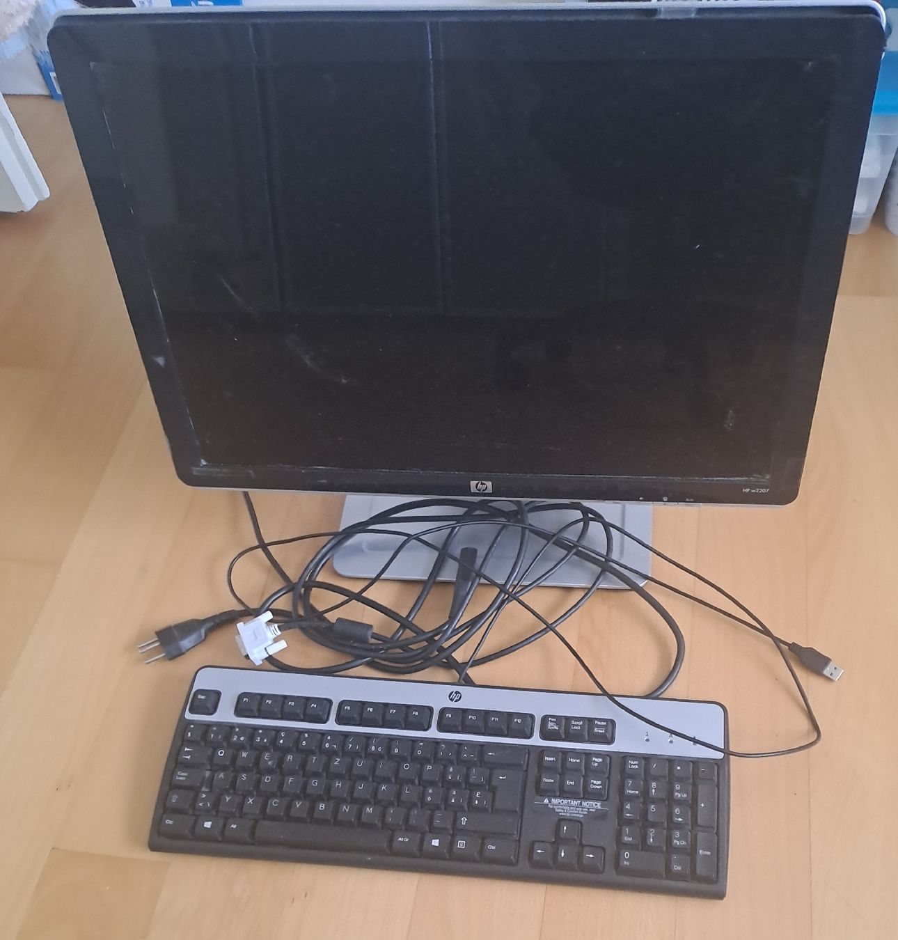 Hewlett Packard PC: PC Bilschirm HP – Usato da ZUERICH venduto da BG9RF