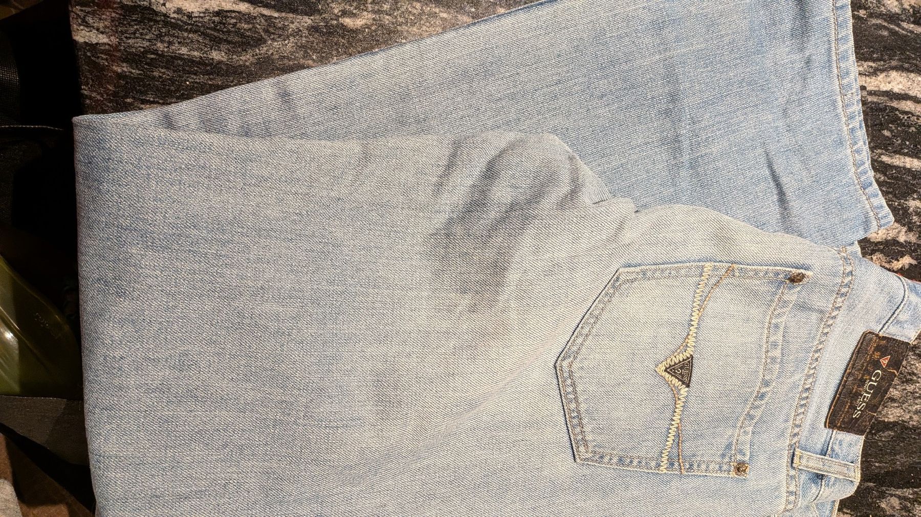 Guess Jeans: Herren Jeans GUESS – Neuf (Voir description) à Wattenwil par karinschaw 2