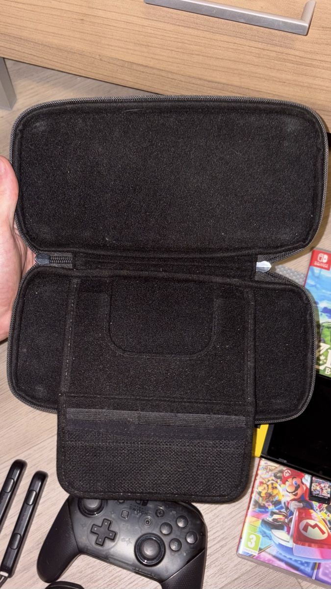 Nintendo Konsolen: Nintendo Switch Set + 2 Pro Controller & div. Zubehör – Gebraucht aus Zwingen von imh_bl67 7