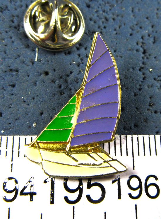SEGELN SURFEN PIN (Gebraucht) in Ettingen für CHF 1.95 – mit Lieferung ...