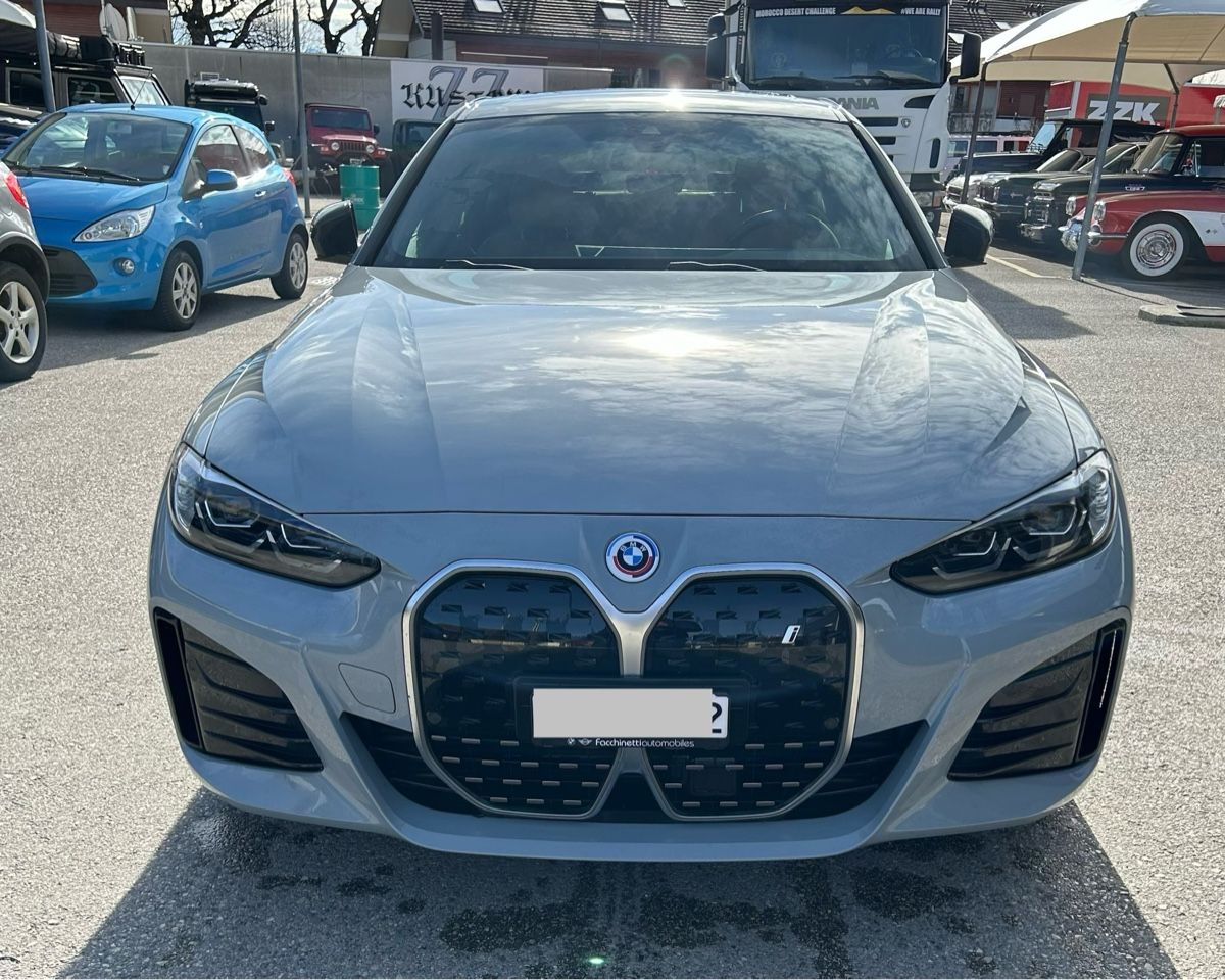 BMW Automobili: BMW i4 eDrive40 – Usato da Gland venduto da bay_c6sd