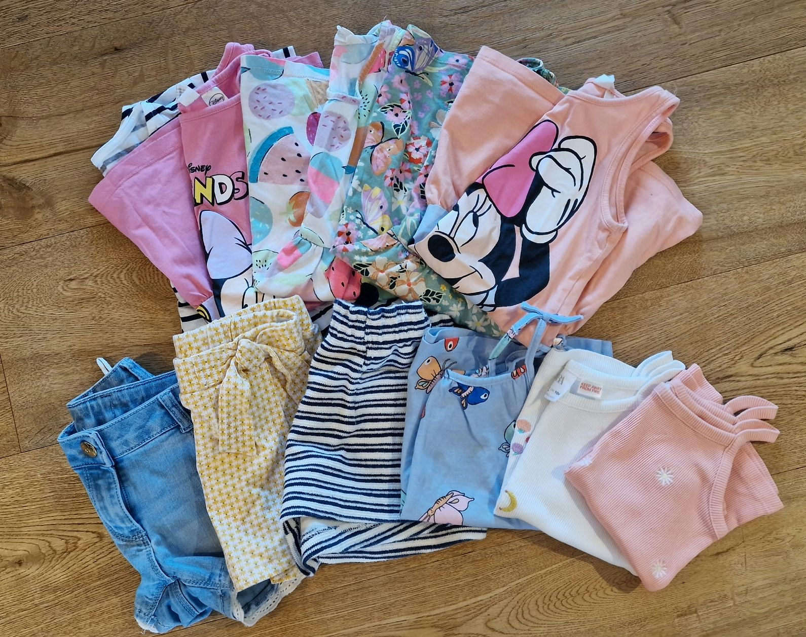 H&M Kleiderpakete & -sets: Sommer Mädchen set 98/104 – Gebraucht aus Emmenbrücke von Nadmorebiti