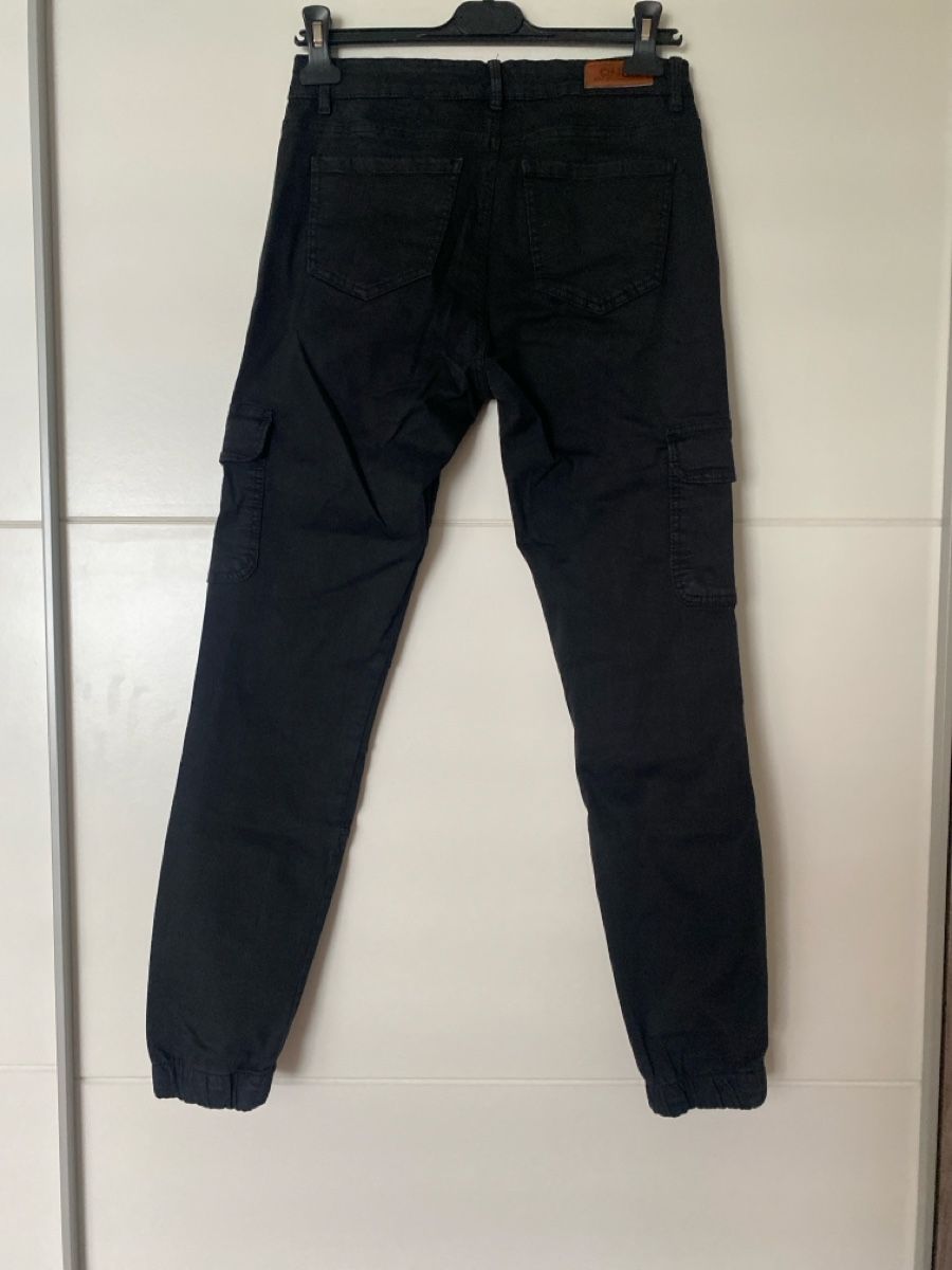 Only Pantaloni: Damen Cargo Hose schwarz Grösse 40 – Usato da Alpnach Dorf venduto da melbb 2