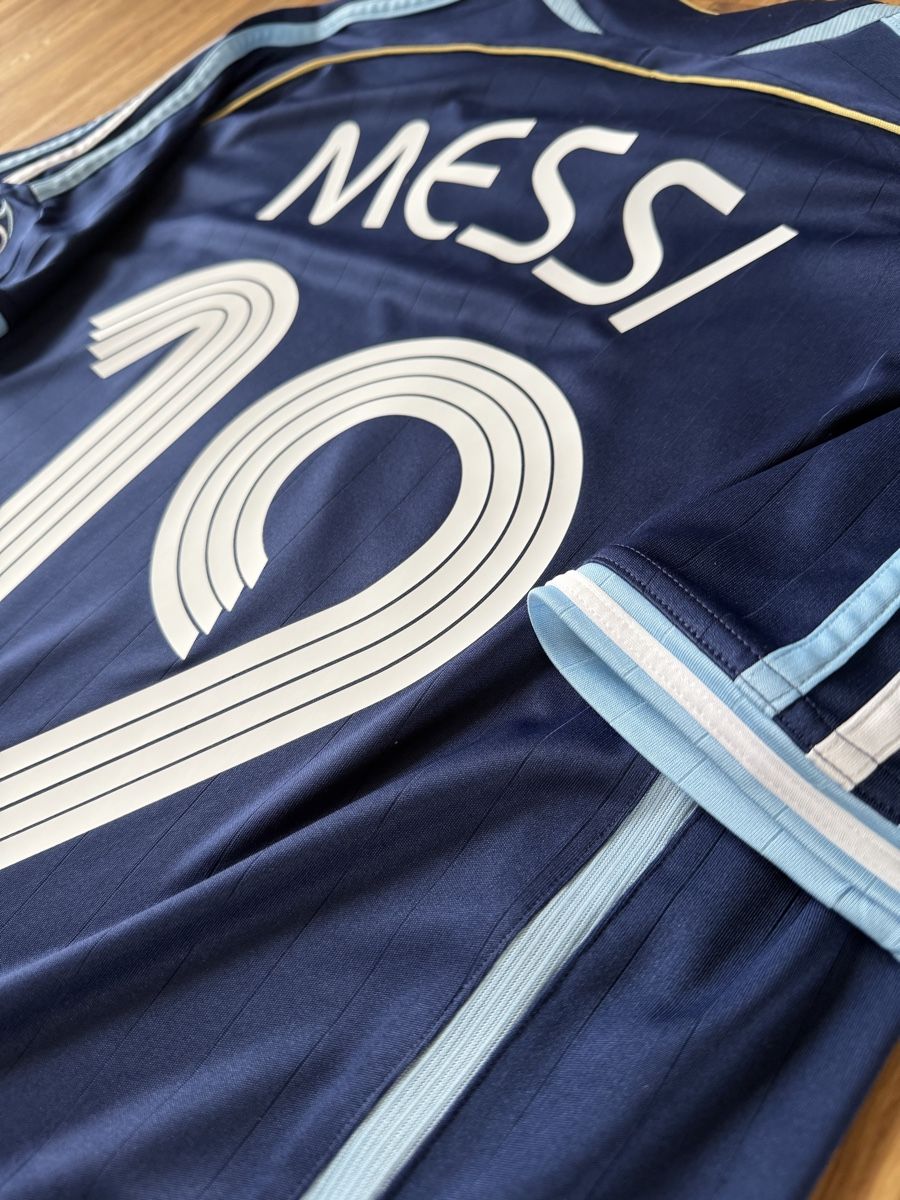 Adidas Canottiere & Pantaloni: Original Messi Argentinien 2006 Trikot M – Usato da Burgdorf venduto da Shirtsy 2