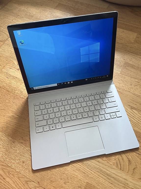 Tablet PC: Microsoft Surface, 256GB, 8GB, Win 11 Pro, US – Gebraucht aus Winterthur von Etterjricardo