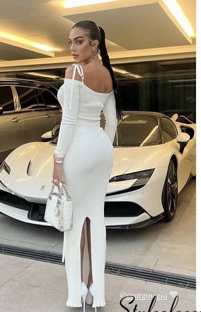 Jacquemus Kleid Dress Vestito , Giorgina Rodriguez (Ronaldo)