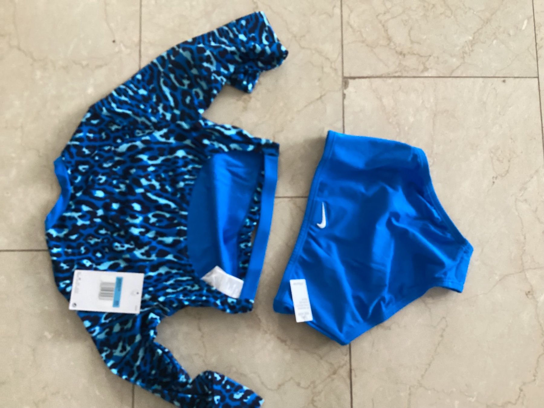 Costumi da bagno & Bikini: Nike Girls Bikini Badeanzug – Nuovo (secondo la descrizione) da Flüelen venduto da ne08 2