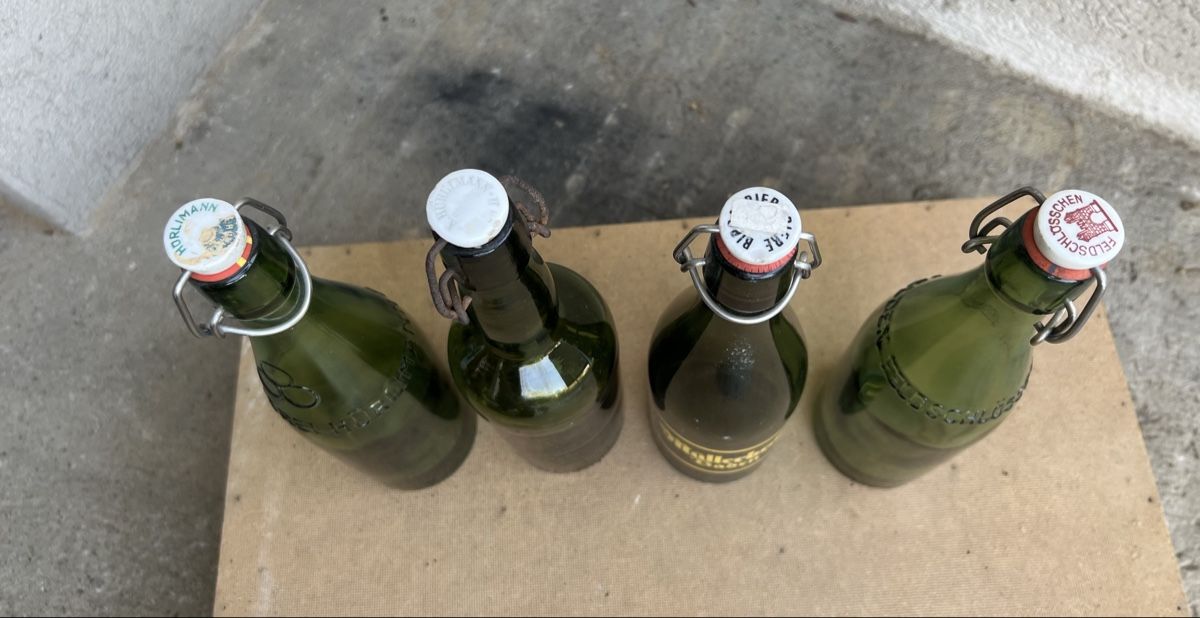 Bicchieri, Caraffe & Bottiglie: 4 ältere Bierflaschen – Usato da Ehrendingen venduto da nz9_y29p 2