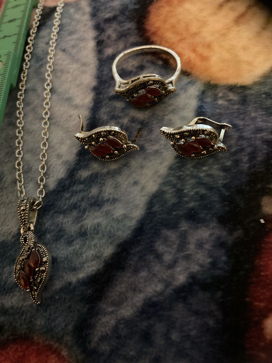 Altri gioielli: Ensemble bijoux argenté pierres rouges taille ajustable – Usato da Plan-les-Ouates venduto da Namorona 1