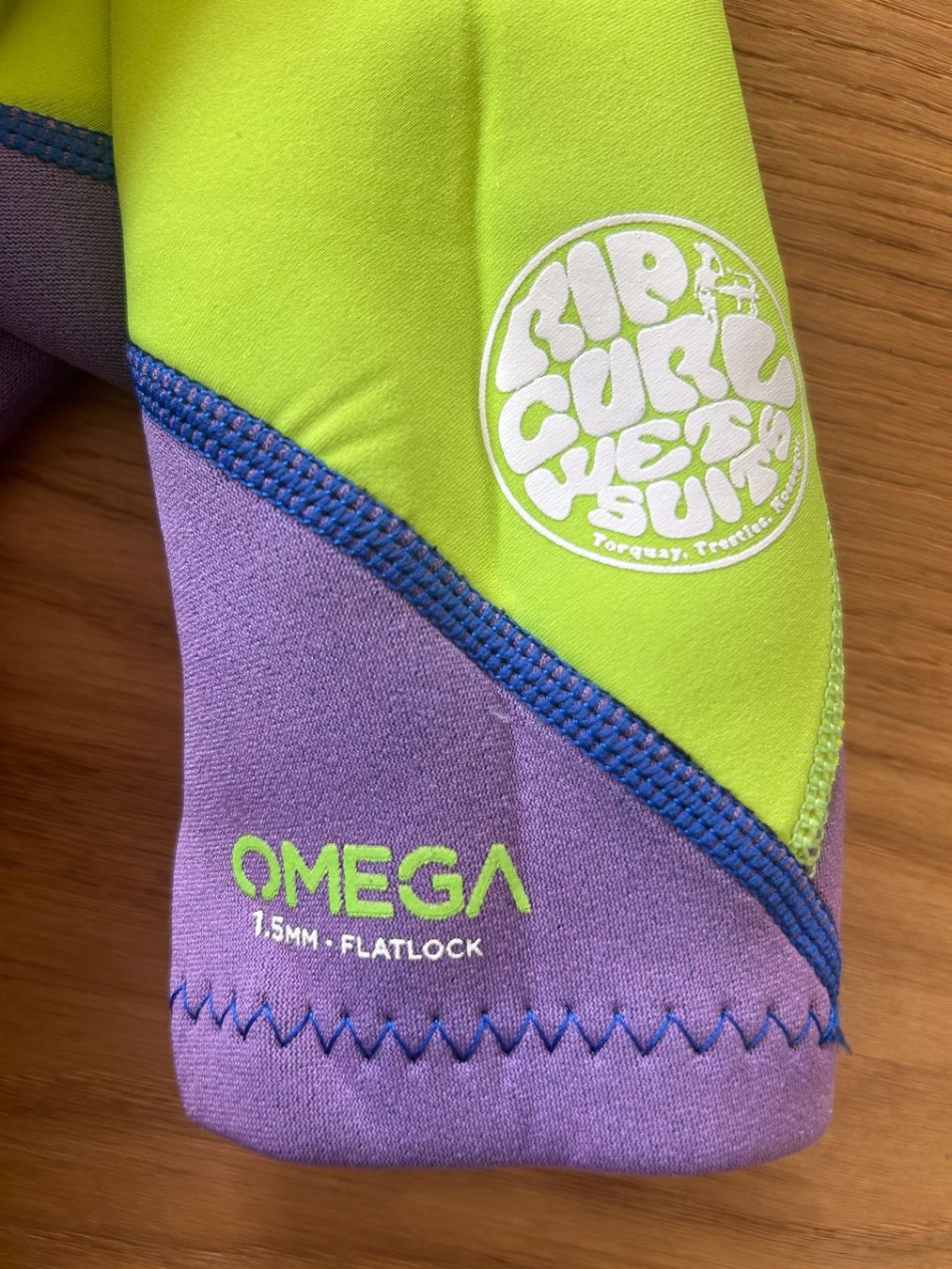 Completi: Rip Curl Junior Omega Shorty 1.5 mm, Grösse 12 – Usato da Bönigen venduto da Sparc 1