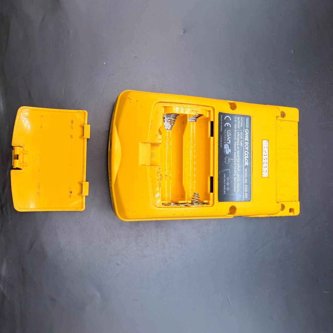 Nintendo Console: Nintendo Game Boy Color Gelb – Difettoso da Düdingen venduto da Nerdworld 5
