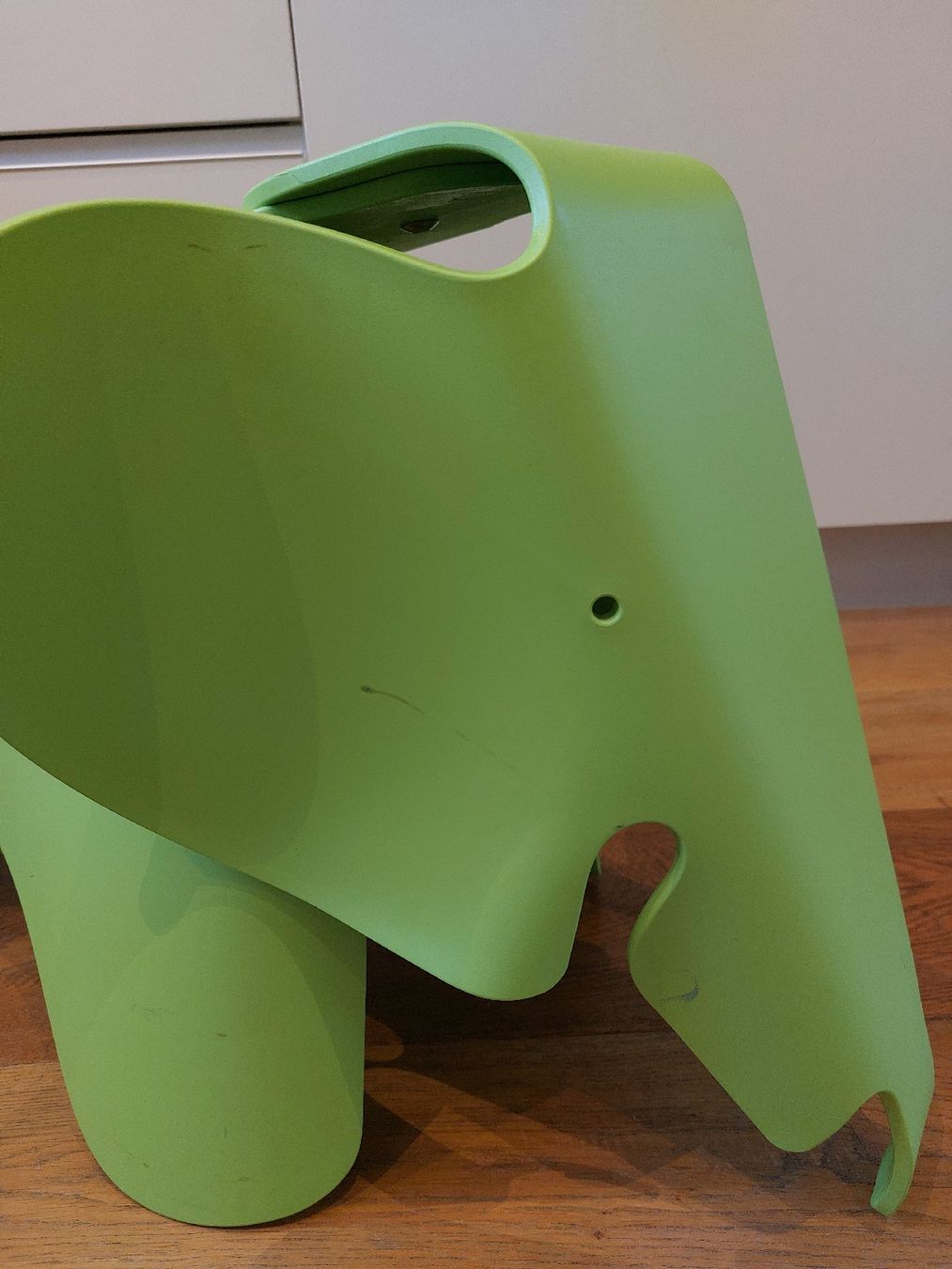 Vitra Hocker: Vitra Eames Elephant Designobjekt hellgrün gebraucht – Gebraucht aus Wetzikon ZH von LTFKL5 2