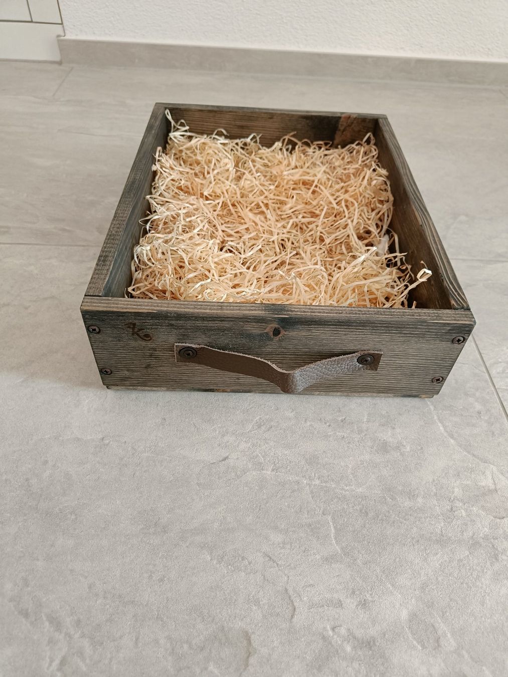 Altro in Decorazioni & Accessori: Holz-Kiste mit Griffen, rustikal, ca.35x27cm – Usato da Egolzwil venduto da Mirjam24 1