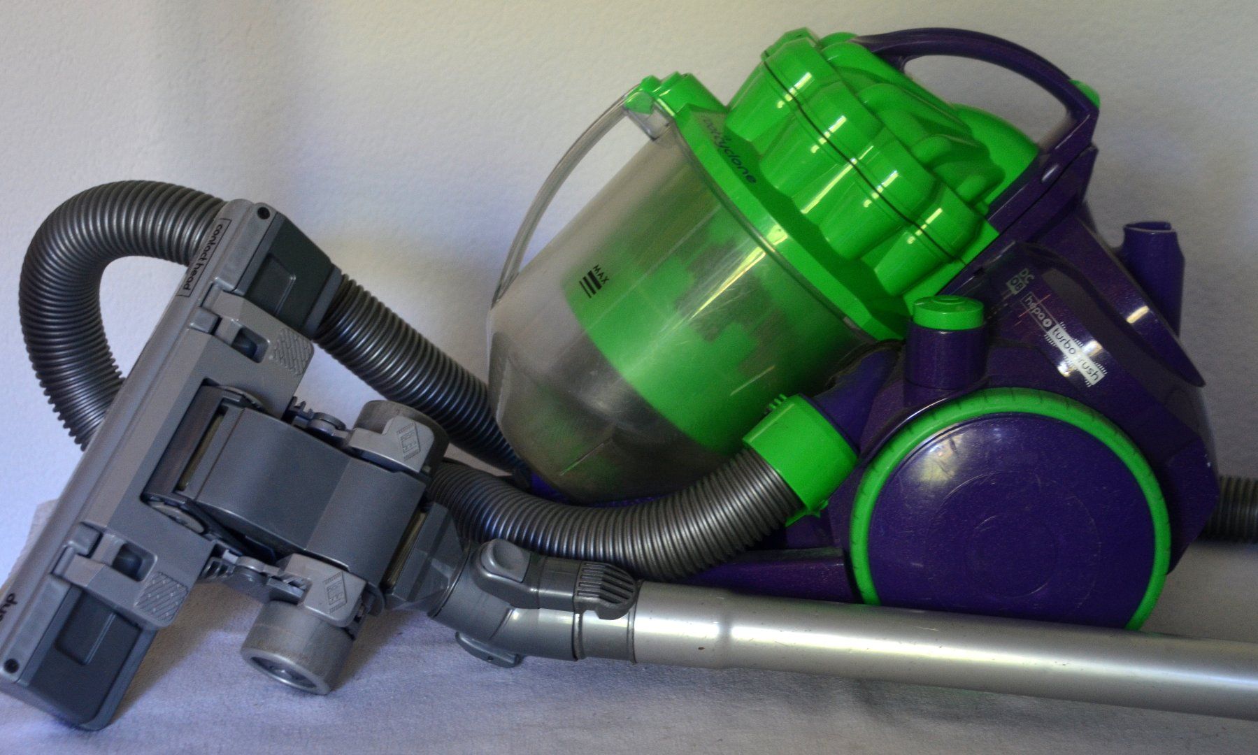 Dyson Aspirapolveri & Accessori: Dyson DC08 Staubsauger / aspirateur – Usato da Collonges venduto da arashee 5