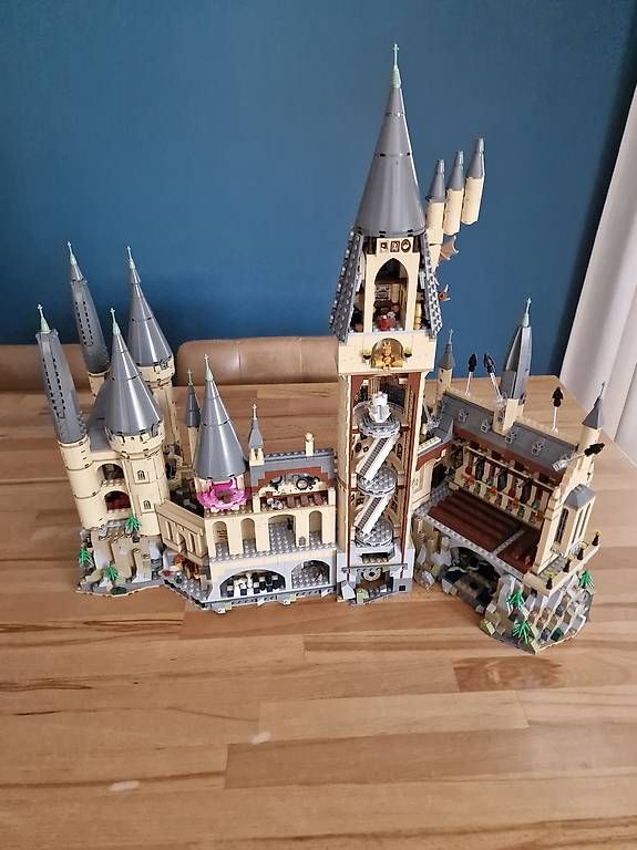 Jouets: Harry Potter Lego - Schloss Hogwarts – D'occasion à St. Gallen par ste_fq9h 3