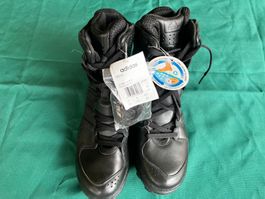 Paire de chaussures tactiques Adidas GSG-9.2 jamais portée.