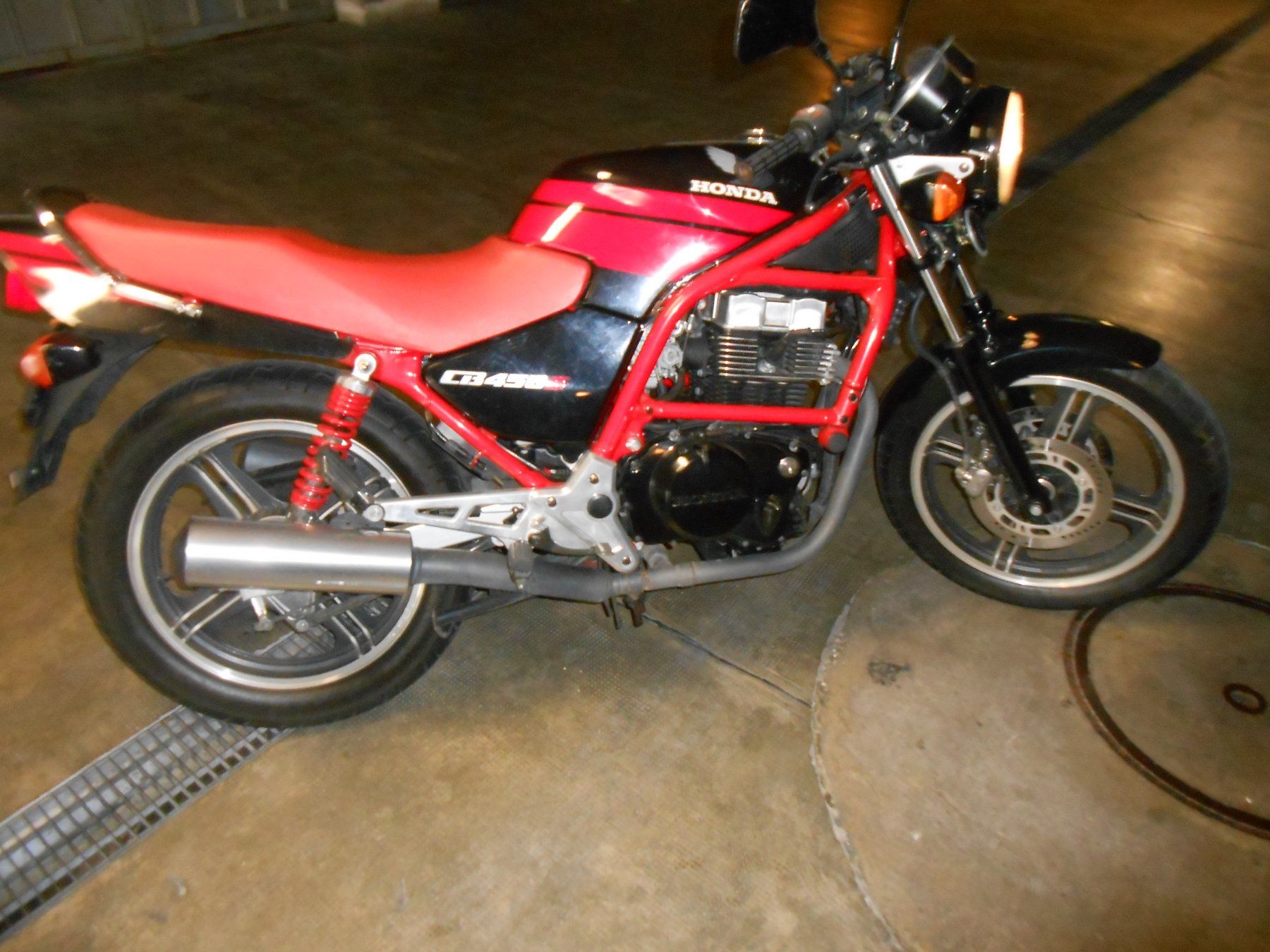 Honda Strada: Honda 450 Motorrad – Usato da Binz venduto da Petici 1