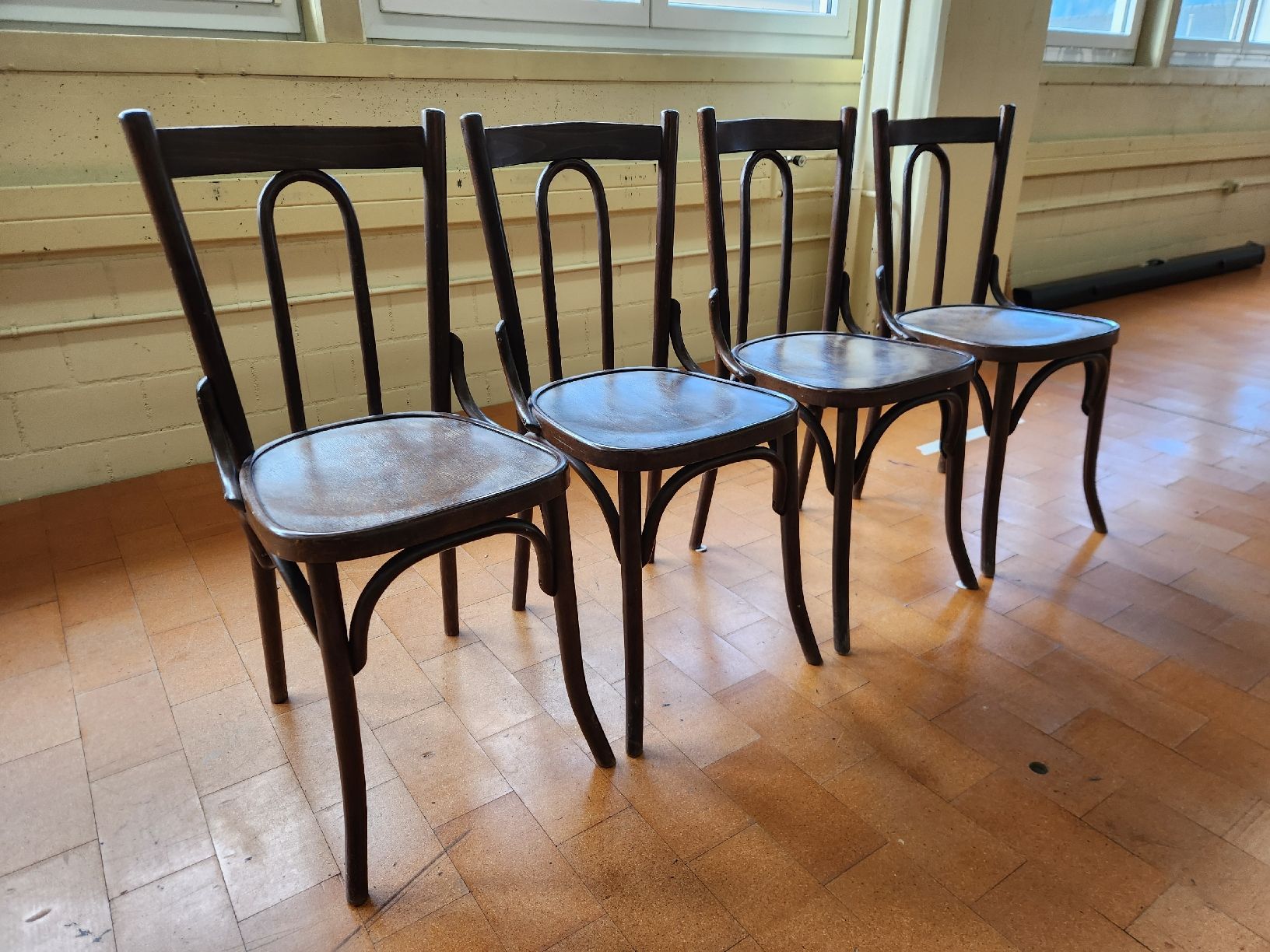 Horgen Glarus Sedie: Vintage Bistrostühle Horgenglarus – Usato da Lichtensteig venduto da Polsterwerk 2