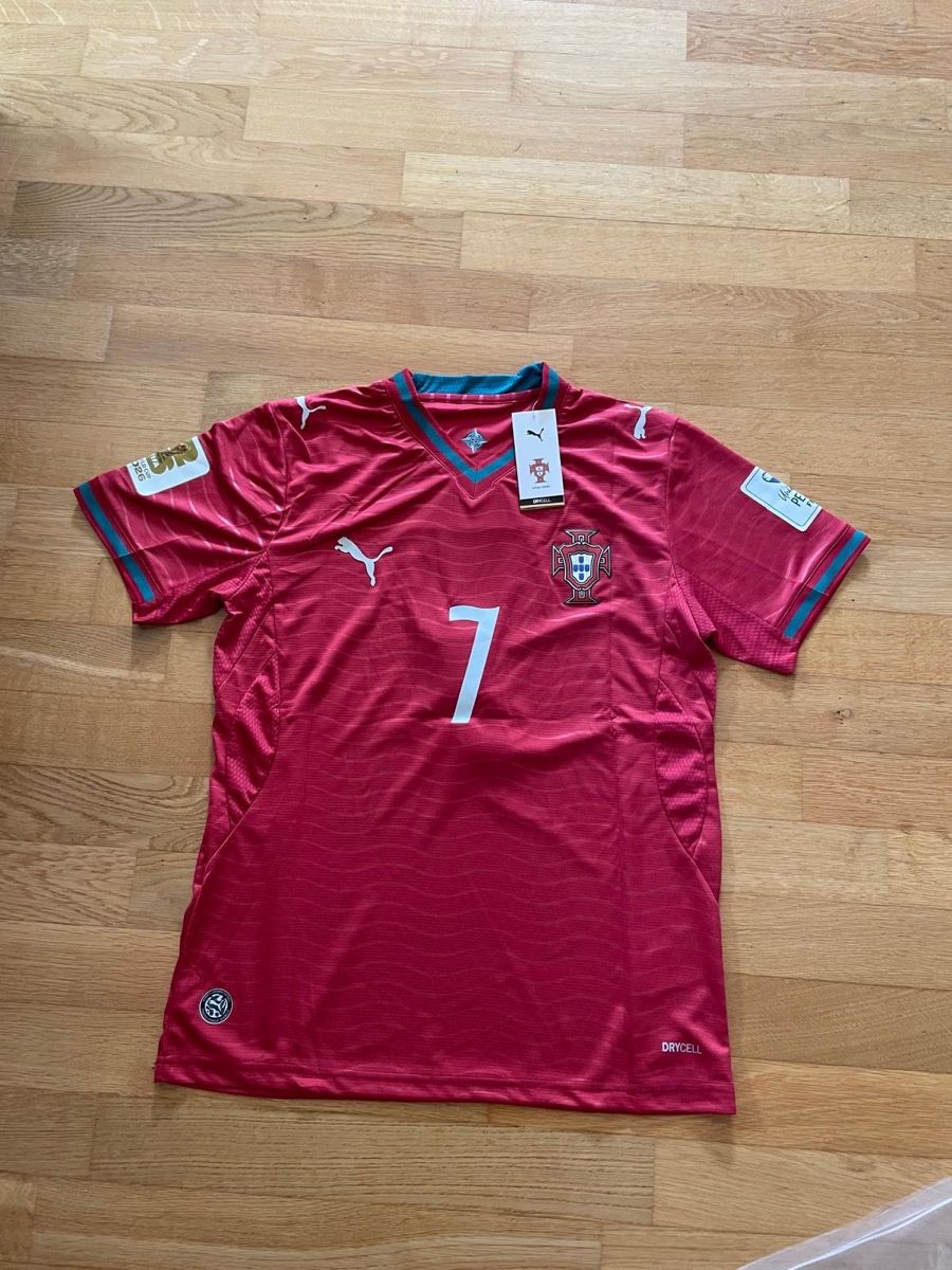 Canottiere & Pantaloni: NEUES Ronaldo Trikot WM 2026 – Nuovo e nell'imballaggio originale da Kehrsatz venduto da Chicharron