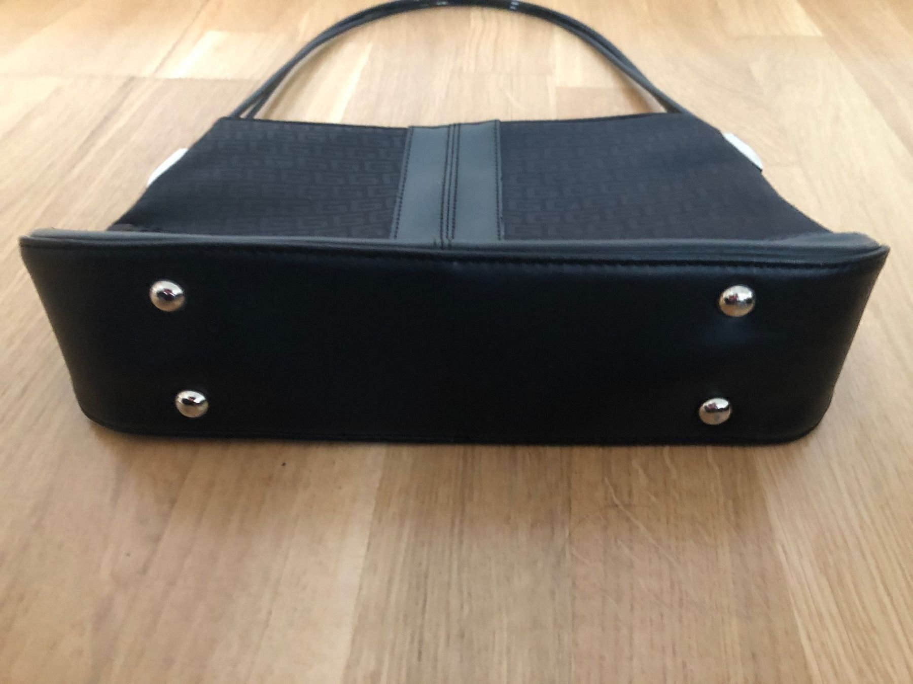 Borse da donna: Handtasche, Schultertasche / schwarz – Usato da Gossau SG venduto da Gusho 4