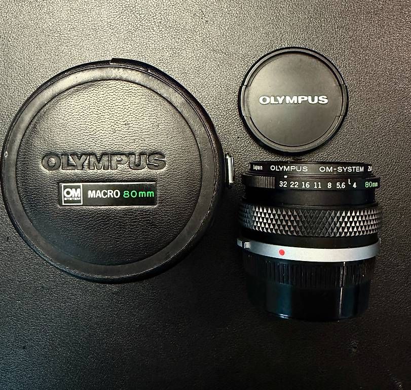 Olympus Obiettivi: Olympus OM-System Zuiko MC Auto-Macro 80mm f/4 – Usato da Bulle venduto da SpeedprintArt 3