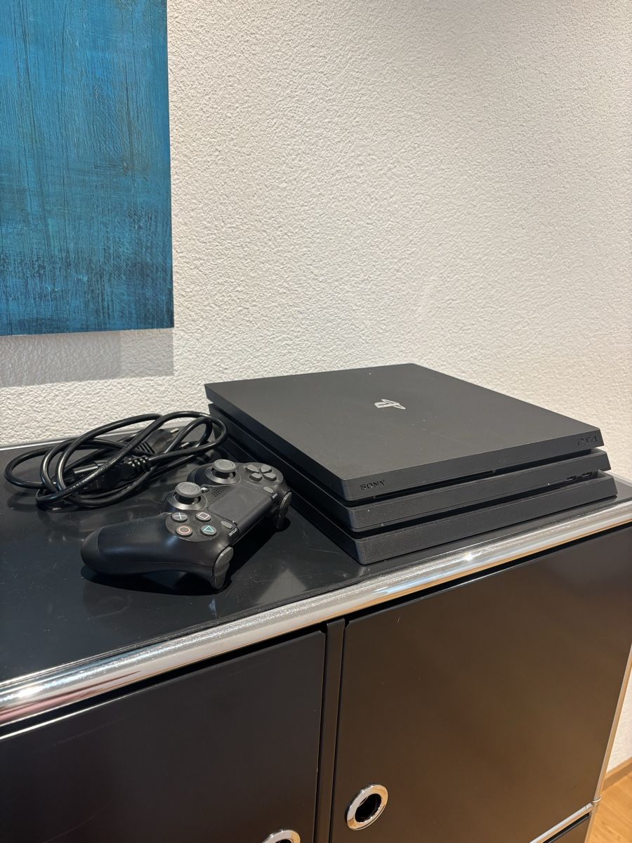 Sony Console: Sony PlayStation 4 Pro Konsole schwarz mit Controller – Usato da Wollerau venduto da Loli-04 2